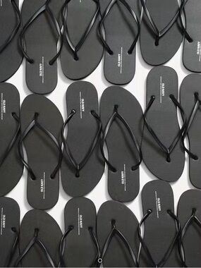 NWT Bundle of 19 Flip-Flop Sandals